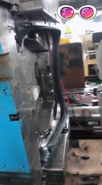 寶馬汽車模具后窗產(chǎn)品試模品質(zhì)卓越 精益求精的絕對(duì)杠扛表現(xiàn)